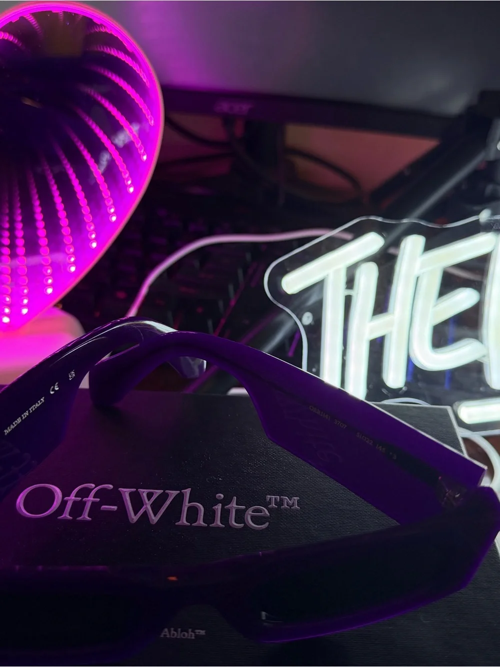 Off White rectangle frame sunglasses